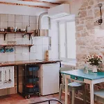 Stunning In With Kitchen 度假居 *